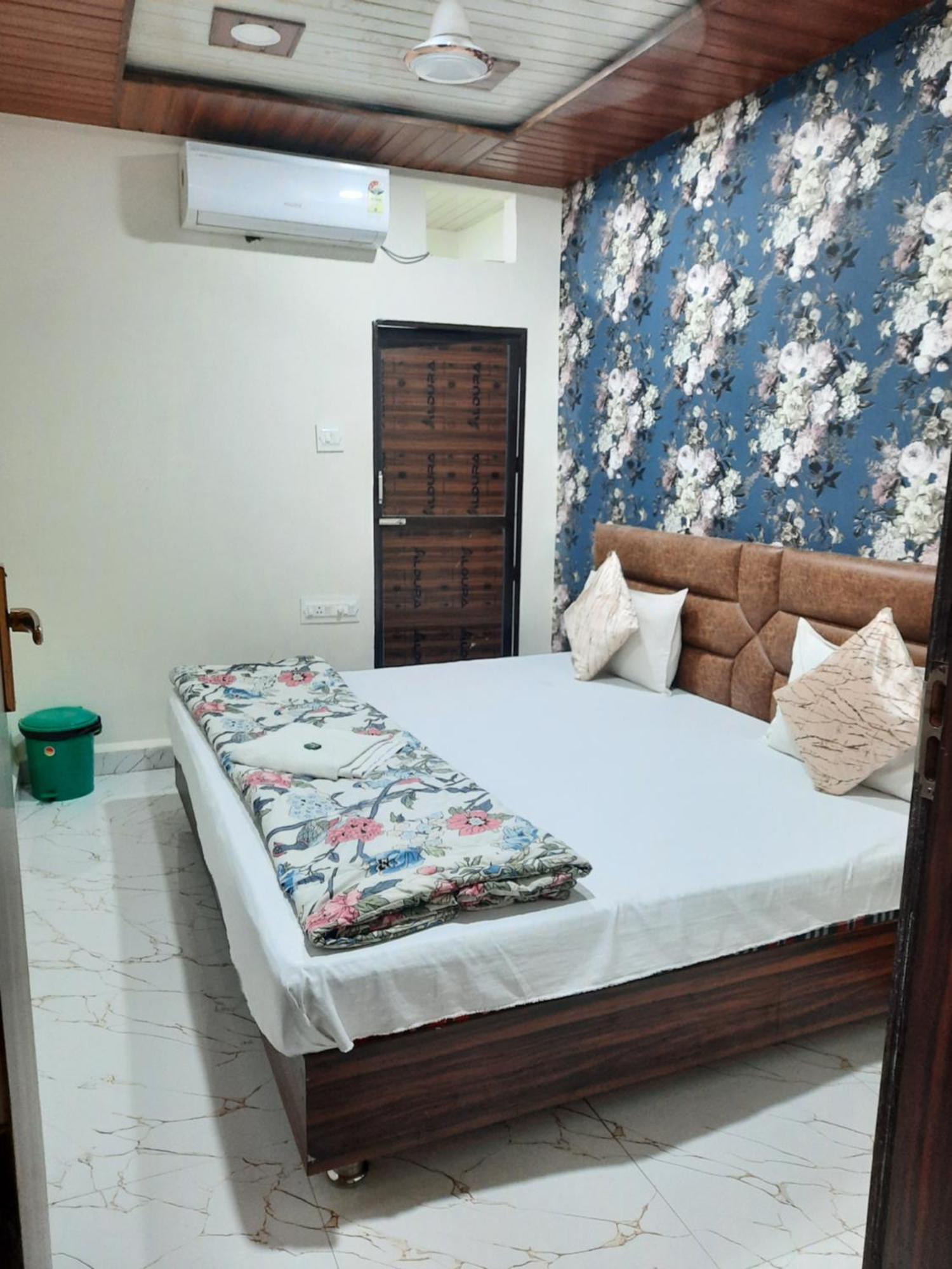 Hotel Ganga Sagar Ujjain Ngoại thất bức ảnh