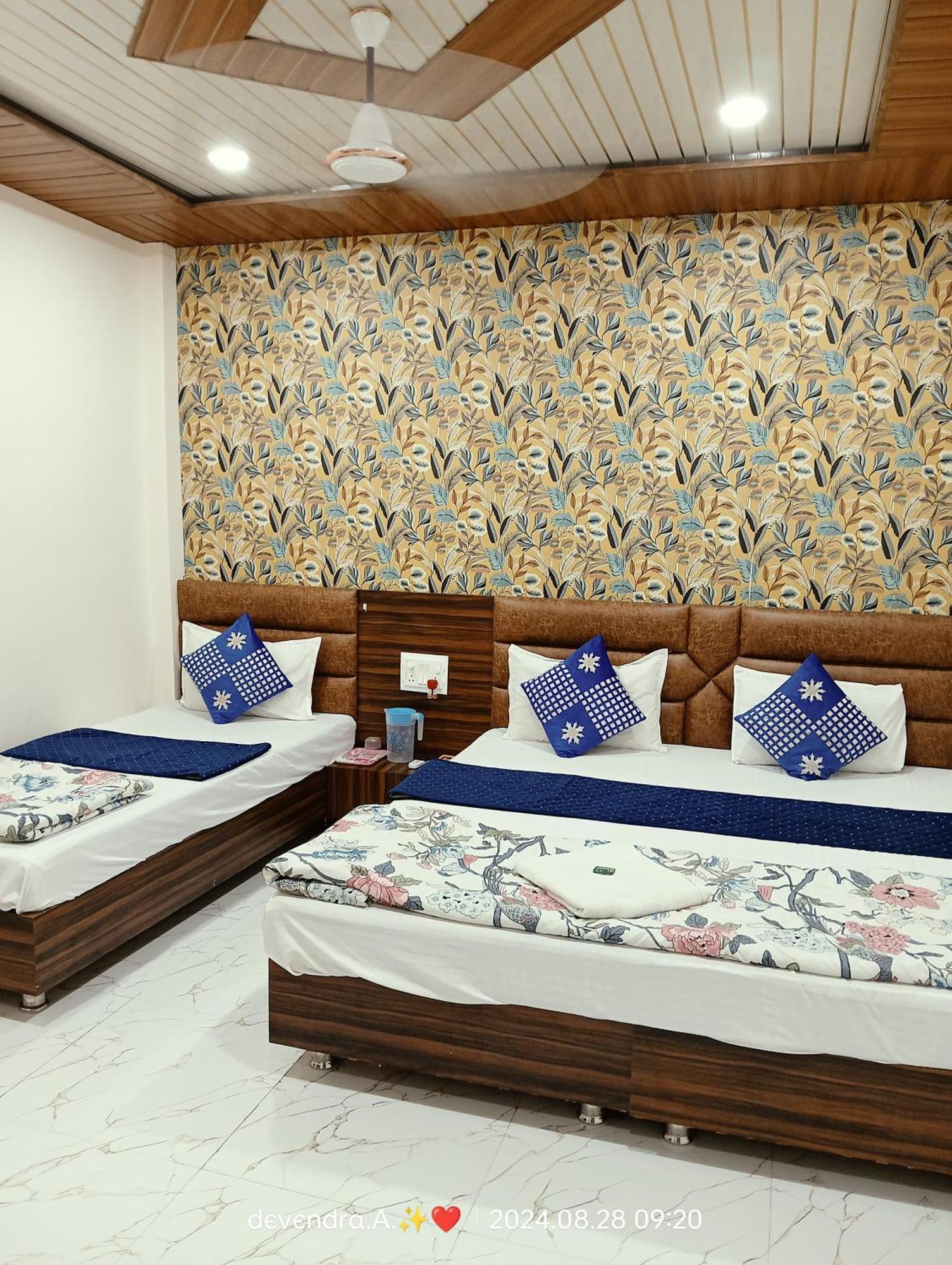 Hotel Ganga Sagar Ujjain Ngoại thất bức ảnh
